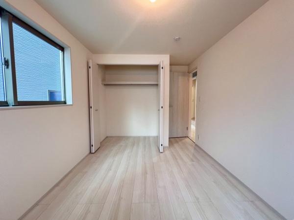 �_�ސ쌧���s�K�揬������4���ڂ̐V�z��ˌ��Ă̐Q��