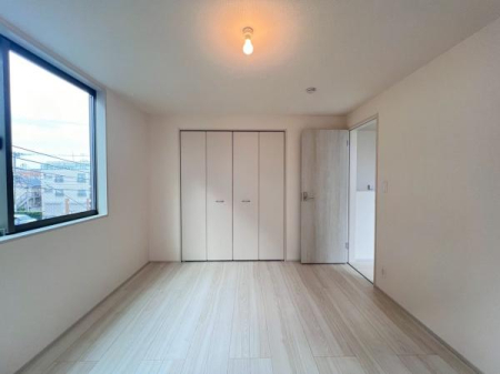 �_�ސ쌧���s�K�揬������4���ڂ̐V�z��ˌ��Ă̐Q��