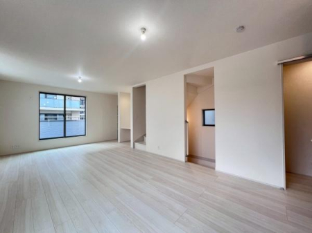 �_�ސ쌧���s�K�揬������4���ڂ̐V�z��ˌ��Ẵ��r���O