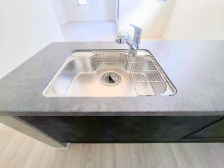 �_�ސ쌧���l�s���剪3���ڂ̐V�z��ˌ��ẴL�b�`��