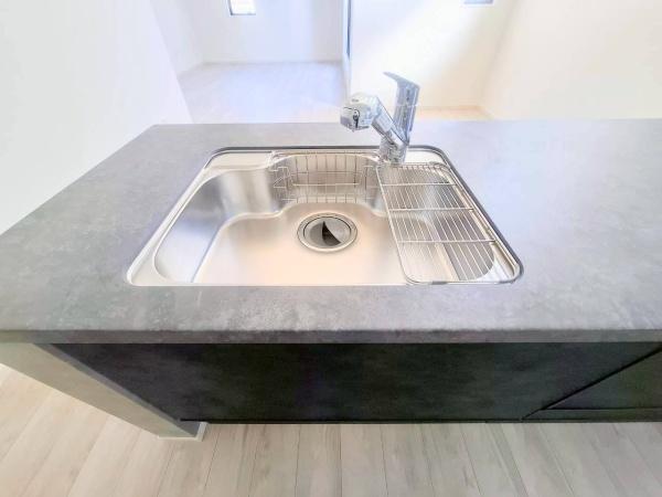 �_�ސ쌧���l�s���剪3���ڂ̐V�z��ˌ��ẴL�b�`��