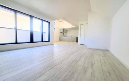 �_�ސ쌧���l�s���剪3���ڂ̐V�z��ˌ��Ẵ��r���O