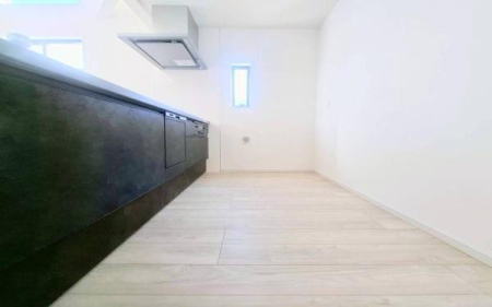 �_�ސ쌧���l�s���剪3���ڂ̐V�z��ˌ��ẴL�b�`��