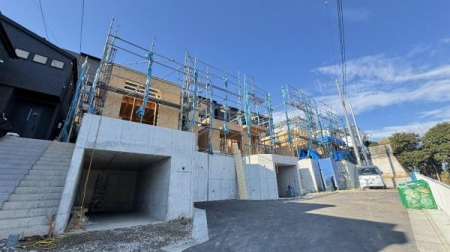 �_�ސ쌧���l�s�ߌ��扺���g5���ڂ̐V�z��ˌ��Ă̑O�ʓ��H�܂ތ��n�ʐ^