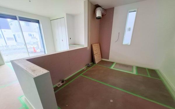 �_�ސ쌧���l�s���J����1���ڂ̐V�z��ˌ��ẴL�b�`��