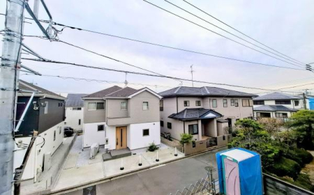 �_�ސ쌧���l�s���J����1���ڂ̐V�z��ˌ��Ă̏Z�˂���̒��]�ʐ^