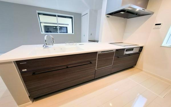 �_�ސ쌧���l�s���J����1���ڂ̐V�z��ˌ��ẴL�b�`��