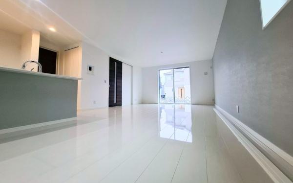 �_�ސ쌧���l�s���J����1���ڂ̐V�z��ˌ��Ẵ��r���O