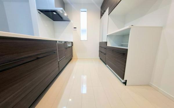 �_�ސ쌧���l�s���J����1���ڂ̐V�z��ˌ��ẴL�b�`��