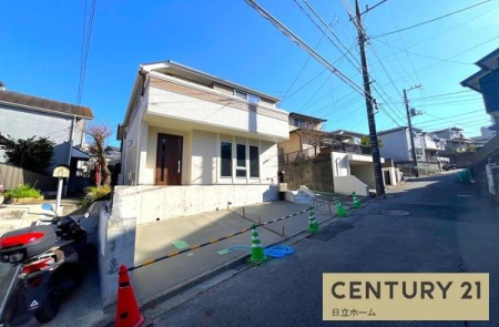 �_�ސ쌧���l�s��攒�S��1���ڂ̐V�z��ˌ��Ă̑O�ʓ��H�܂ތ��n�ʐ^