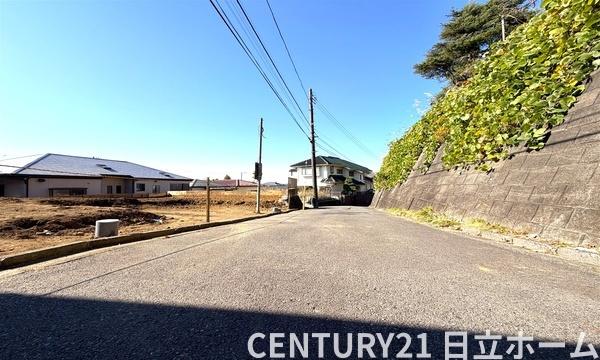 �_�ސ쌧���l�s�`���ڂ��J1���ڂ̐V�z��ˌ��Ă̑O�ʓ��H�܂ތ��n�ʐ^