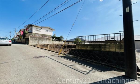 �_�ސ쌧���l�s�`���ڂ��J1���ڂ̐V�z��ˌ��Ă̑O�ʓ��H�܂ތ��n�ʐ^