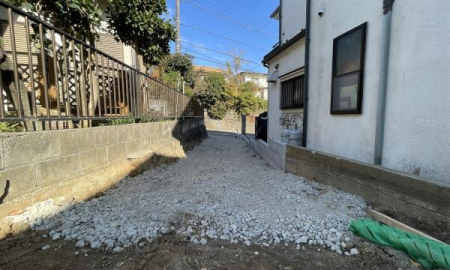 �_�ސ쌧���l�s�ۓy�P�J��@��3���ڂ̐V�z��ˌ��Ă̑O�ʓ��H�܂ތ��n�ʐ^