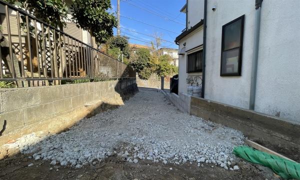 �_�ސ쌧���l�s�ۓy�P�J��@��3���ڂ̐V�z��ˌ��Ă̑O�ʓ��H�܂ތ��n�ʐ^