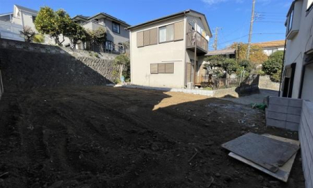 �_�ސ쌧���l�s�ۓy�P�J��@��3���ڂ̐V�z��ˌ��Ă̑O�ʓ��H�܂ތ��n�ʐ^