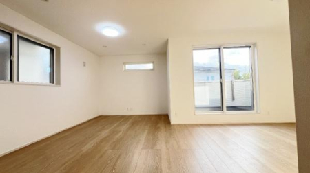 �_�ސ쌧���l�s���Z�c��2���ڂ̐V�z��ˌ��Ẵ��r���O