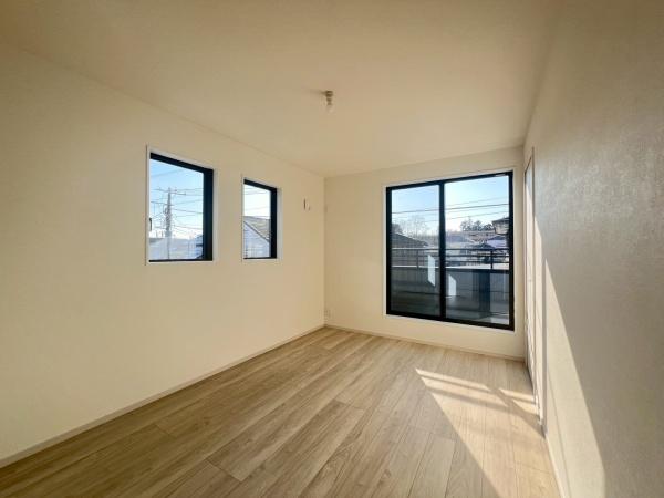 �_�ސ쌧���l�s�t��ޗǒ��̐V�z��ˌ��Ă̎q������