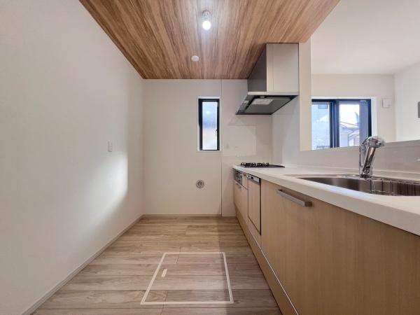 �_�ސ쌧���l�s�t��ޗǒ��̐V�z��ˌ��ẴL�b�`��