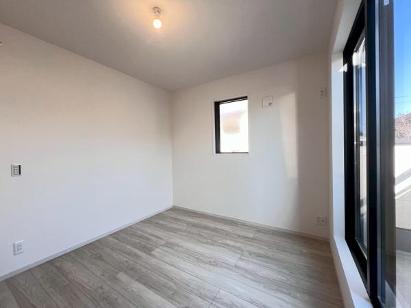 �_�ސ쌧���l�s�t��ޗǒ��̐V�z��ˌ��Ă̎q������