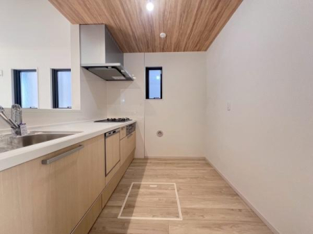 �_�ސ쌧���l�s�t��ޗǒ��̐V�z��ˌ��ẴL�b�`��