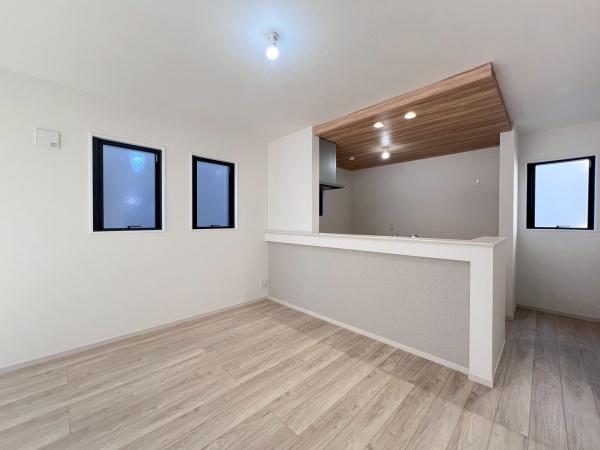 �_�ސ쌧���l�s�t��ޗǒ��̐V�z��ˌ��ẴL�b�`��