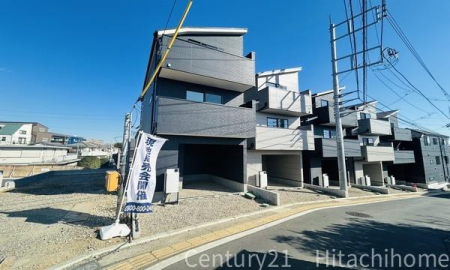 �_�ސ쌧���l�s�_�ސ�����ʂ̐V�z��ˌ��Ă̑O�ʓ��H�܂ތ��n�ʐ^