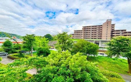 �_�ސ쌧���s�����捂��3���ڂ̒��Ã}���V�����̏Z�˂���̒��]�ʐ^