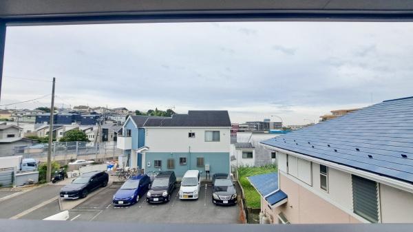 �_�ސ쌧���l�s�˒ˋ於�����̐V�z��ˌ��Ă̏Z�˂���̒��]�ʐ^