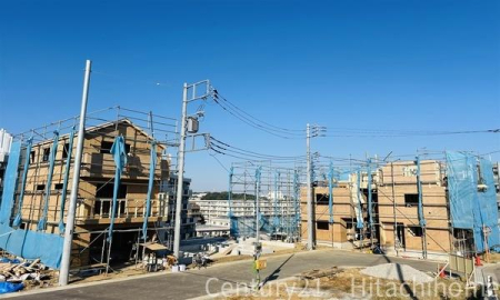 �_�ސ쌧���l�s�_�ސ�����ʂ̐V�z��ˌ��Ă̑O�ʓ��H�܂ތ��n�ʐ^