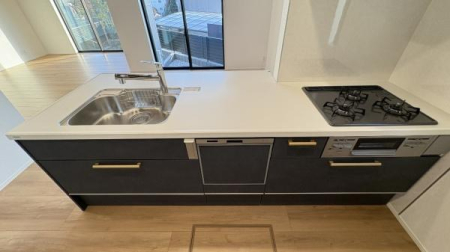 �_�ސ쌧���s��������P�u6���ڂ̐V�z��ˌ��ẴL�b�`��