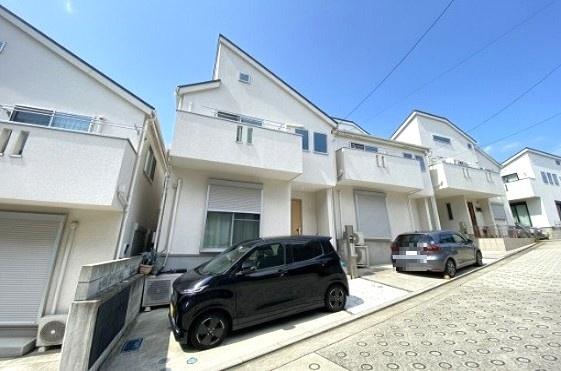 �_�ސ쌧���l�s���搼�|�V�ۂ̒��È�ˌ��Ă̑O�ʓ��H�܂ތ��n�ʐ^