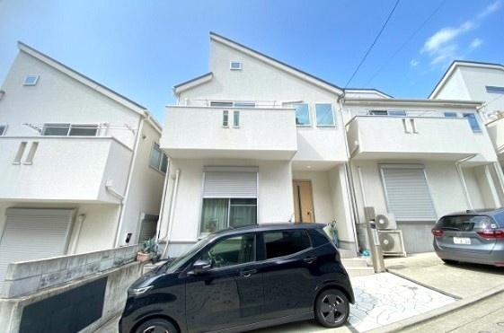 �_�ސ쌧���l�s���搼�|�V�ۂ̒��È�ˌ��Ă̑O�ʓ��H�܂ތ��n�ʐ^