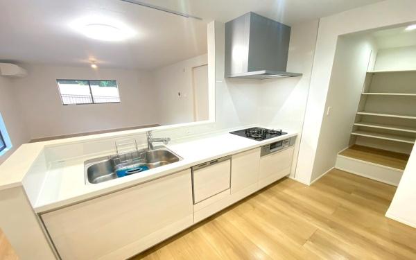 �_�ސ쌧���l�s����{�q�����̒��È�ˌ��ẴL�b�`��