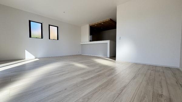 �_�ސ쌧���s�����捂��5���ڂ̐V�z��ˌ��Ẵ��r���O