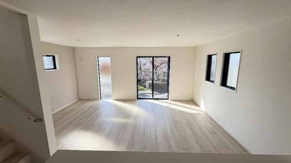 �_�ސ쌧���s�����捂��5���ڂ̐V�z��ˌ��Ẵ��r���O