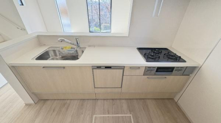 �_�ސ쌧���s�����捂��5���ڂ̐V�z��ˌ��ẴL�b�`��