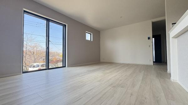 �_�ސ쌧���s�����捂��5���ڂ̐V�z��ˌ��Ẵ��r���O