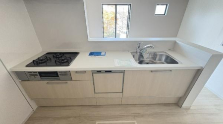 �_�ސ쌧���s�����捂��5���ڂ̐V�z��ˌ��ẴL�b�`��