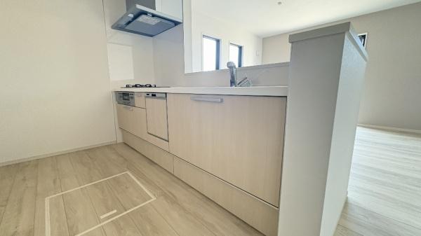 �_�ސ쌧���s�����捂��5���ڂ̐V�z��ˌ��ẴL�b�`��