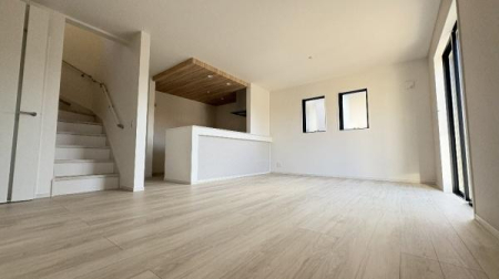 �_�ސ쌧���s�����捂��5���ڂ̐V�z��ˌ��Ẵ��r���O