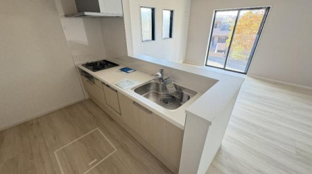 �_�ސ쌧���s�����捂��5���ڂ̐V�z��ˌ��ẴL�b�`��