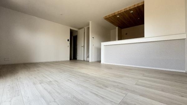 �_�ސ쌧���s�����捂��5���ڂ̐V�z��ˌ��Ẵ��r���O