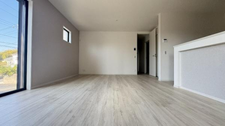 �_�ސ쌧���s�����捂��5���ڂ̐V�z��ˌ��Ẵ��r���O