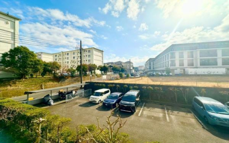 �_�ސ쌧���l�s�`�������3���ڂ̒��Ã}���V�����̏Z�˂���̒��]�ʐ^