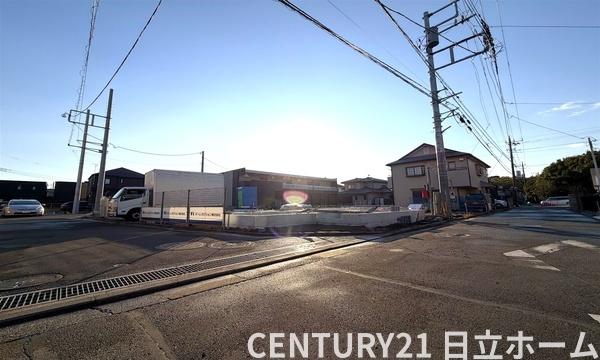 �_�ސ쌧���l�s���J�戢�v�a��3���ڂ̐V�z��ˌ��Ă̑O�ʓ��H�܂ތ��n�ʐ^