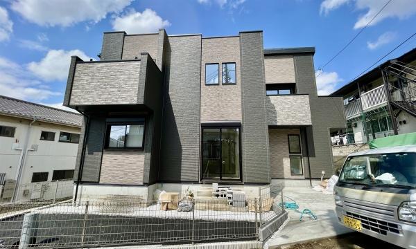 �_�ސ쌧���l�s���V�����̐V�z��ˌ��Ă̑O�ʓ��H�܂ތ��n�ʐ^