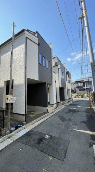 �_�ސ쌧���l�s���擌�v�ے��̐V�z��ˌ��Ă̑O�ʓ��H�܂ތ��n�ʐ^