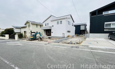 �_�ސ쌧���l�s��q��m����3���ڂ̐V�z��ˌ��Ă̑O�ʓ��H�܂ތ��n�ʐ^