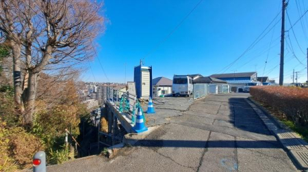 �_�ސ쌧���l�s�ۓy�P�J�斾�_��̐V�z��ˌ��Ă̂��̑����n