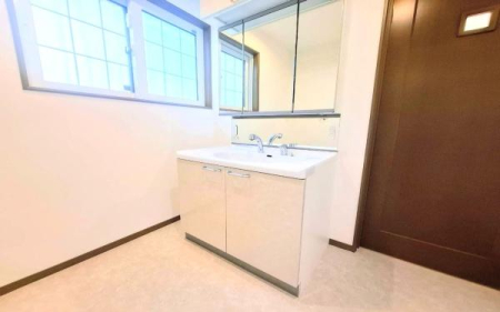 �_�ސ쌧���l�s�����\����2���ڂ̒��È�ˌ��Ă̐��ʑ�E���ʏ�